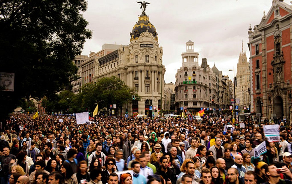 War protesters in Madrid 2003 photo by Scanpix and NBC News